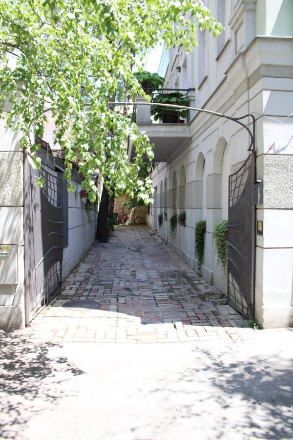 Garden Center Apartment Novi Sad Ngoại thất bức ảnh