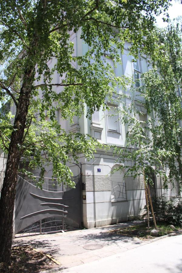 Garden Center Apartment Novi Sad Ngoại thất bức ảnh